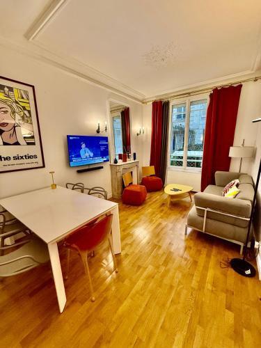 2 Bedroom with Spacious Terrace minutes from Champs Elysées - Tap to explore photos