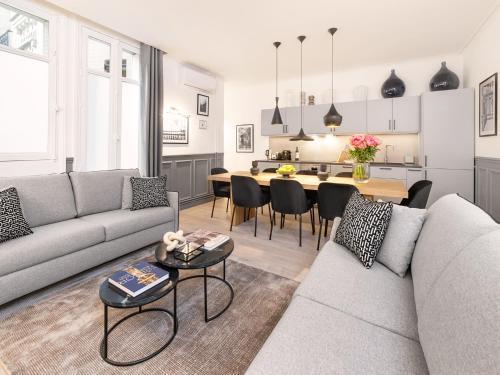 LivinParis - Luxury AC 4 Bedrooms Auteuil Eiffel I - Tap to explore photos