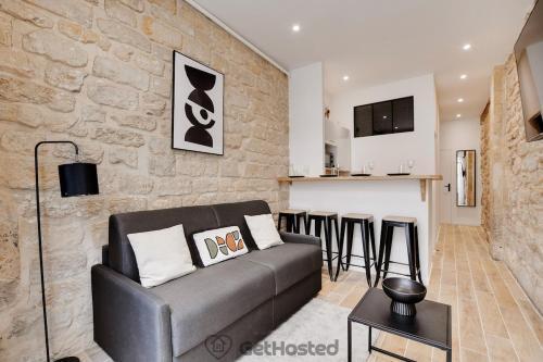 Charming flat with Jacuzzi heart of Paris GetHosted - Tap to explore photos