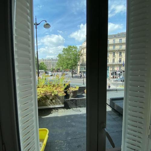Apartment 85m2 Paris Center Republique 2 BR-4P - Tap to explore photos