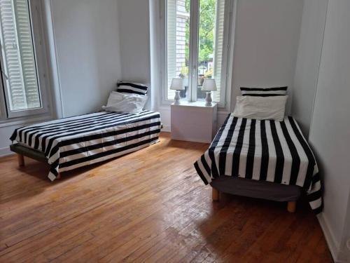 Apartment 85m2 Paris Center Republique 2 BR-4P