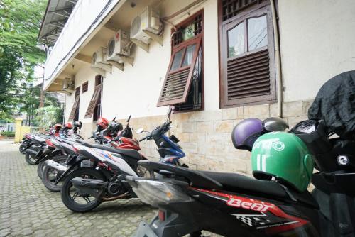 Griya Sawamah Syariah Mitra RedDoorz - Tap to explore photos