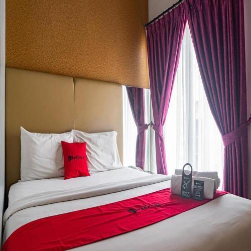 RedDoorz Plus at Blue Pacific Blok M Room Type - Suite