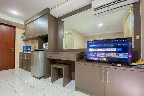 Enjoy Living Studio Apartment Kebagusan City By Travelio - Tap to explore photos