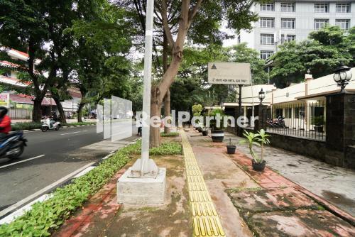 Hotel Borobudur Kemayoran Syariah Mitra RedDoorz - Tap to explore photos