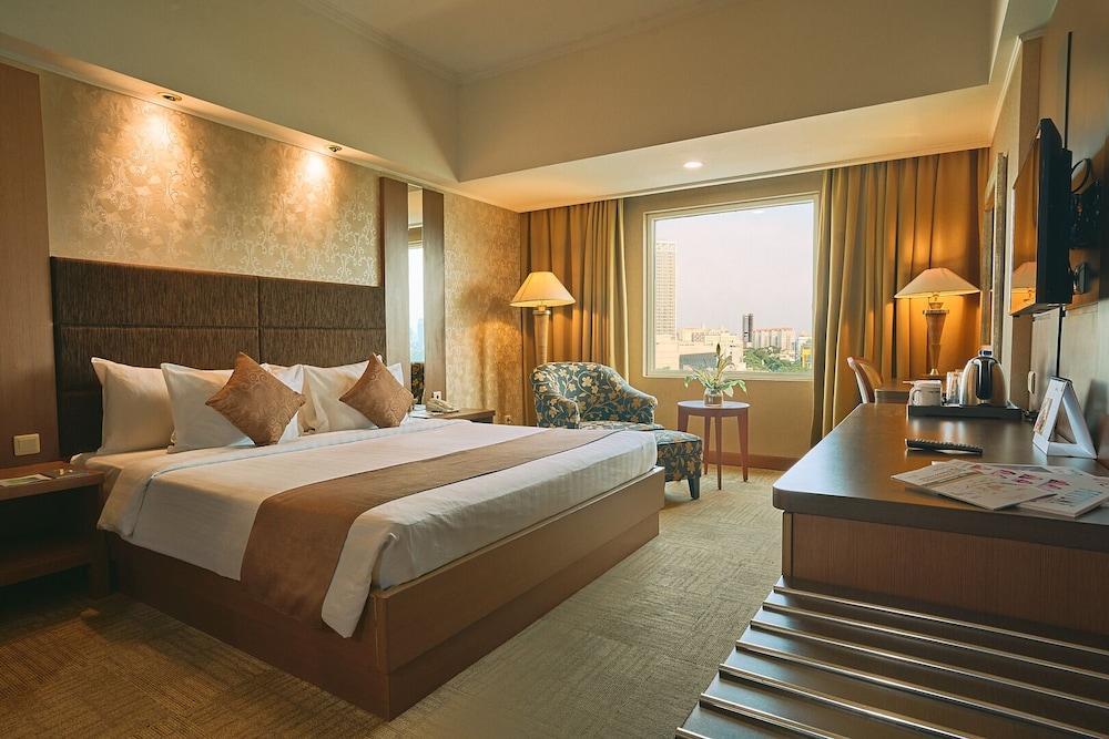 Horison Ultima Menteng Jakarta Room Type - Deluxe Double Room