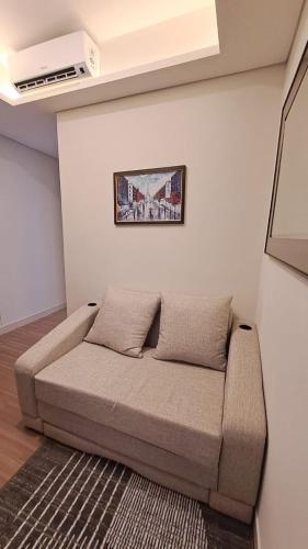 gold coast studio Netflix wifi paris room sofabed - Tap to explore photos