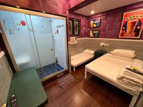 168 Youth Hostel Room Type - Triple Room