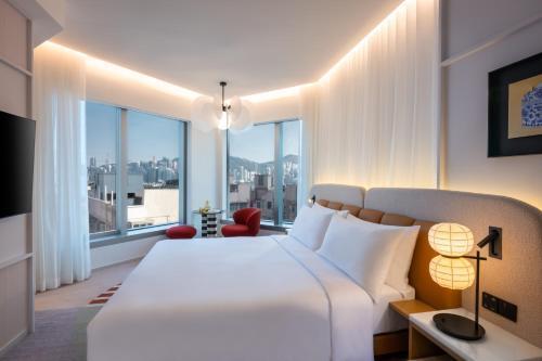 Mondrian Hong Kong Room Type - Premier King Room