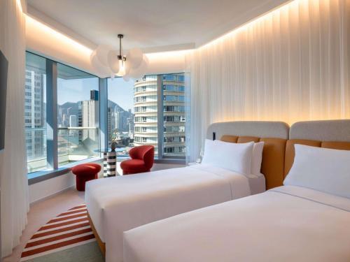 Mondrian Hong Kong Room Type - Premier Skyline Twin Room