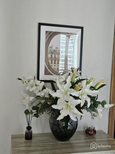 2BR Flat Taman Anggrek Residence - Tap to explore photos