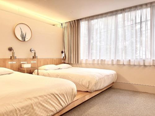 东京上野超豪华4人间 东京超级中心设计师房间Ybod 上野公园3分钟 车站1分钟 超级繁华 免费wifi 戴森吹风