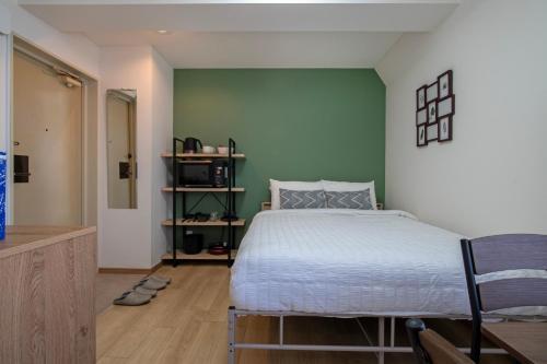 CraftFlat Komagome 604, compact studio at excellent location - Tap to explore photos