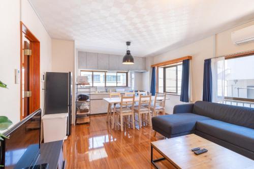 -Hirai- 10 minutes' walk from Hirai Station Direct service to Shinjuku and Akihabara 平井戸建 - Tap to explore photos