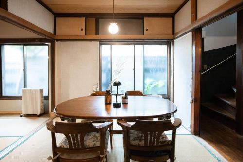 【70平米 長期予約大歓迎】6LDK/日本家屋貸切/大人数で寛げる空間 - Tap to explore photos