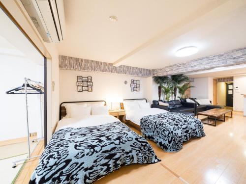Shinjuku, 1min walk from Kagurazaka Sta,80sqm,Family-Friendly, - Tap to explore photos