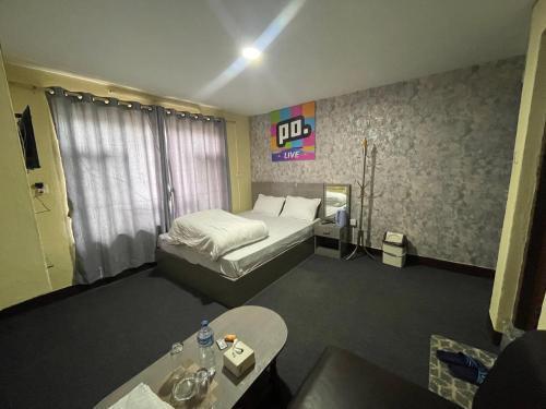 POPPO HOTEL, Restaurant and Bar