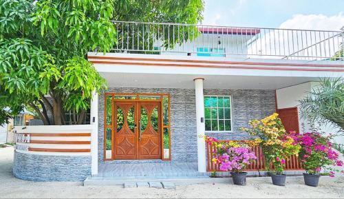 Keveli Guesthouse - Tap to explore photos