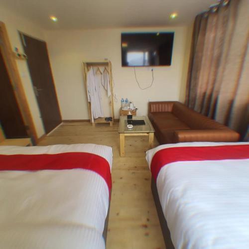 Hotel Odaan - Tap to explore photos
