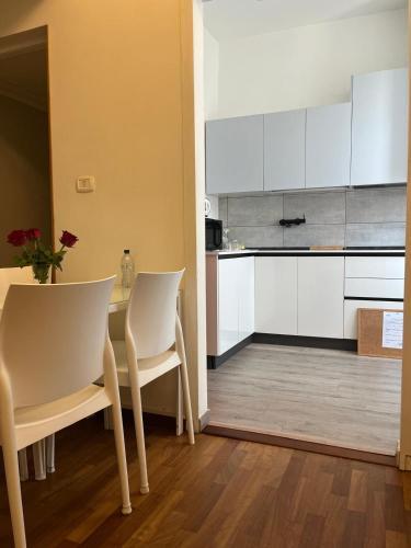 GUEST HOUSE GIL - ROME Colosseum Area Room Type - Two-Bedroom Suite