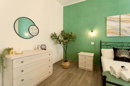 Etta Suite - Close Vatican Museum - Tap to explore photos