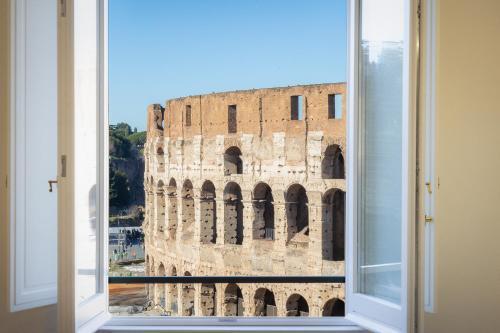Colosseo View Atmosphere by Rental in Rome Room Type - Apartment