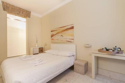 BORGO PIO - quite and spacious apt