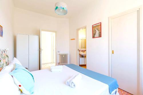 Hostly - Family Home Stresa Room Type - Three-Bedroom Apartment Hostly - Family Home Stresa Room Type - Three-Bedroom Apartment