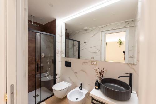 Colosseo Romantic Suite - Tap to explore photos