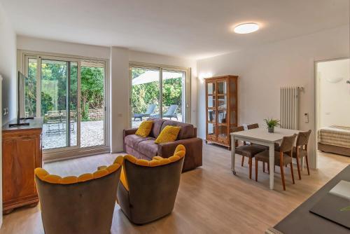 Appartamenti Tre Fontane Room Type - Two-Bedroom Apartment Appartamenti Tre Fontane Room Type - Two-Bedroom Apartment