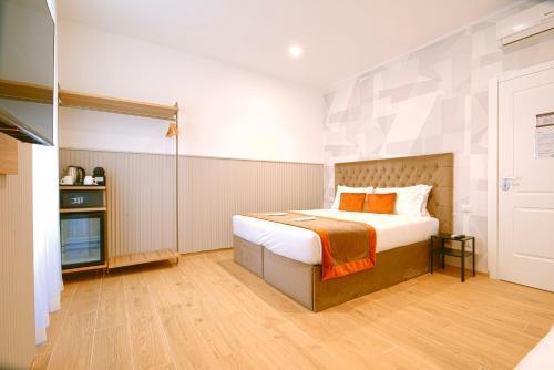 Home at Rome St. Peter Rooms&Apartment Room Type - Deluxe Room