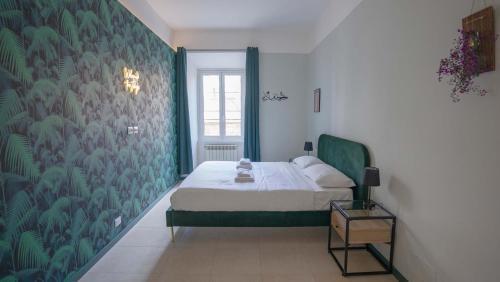 EasyTopStay - Crescenzio Stylish Apartment - Tap to explore photos