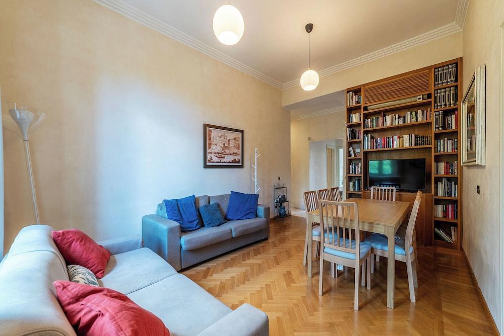 JOIVY Window on the Tevere Room Type - Apartment, 3 Bedrooms, 2 Bathrooms, River View JOIVY Window on the Tevere Room Type - Apartment, 3 Bedrooms, 2 Bathrooms, River View