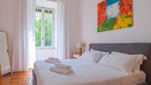 Domus San Giovanni Elegant Apartment - Tap to explore photos