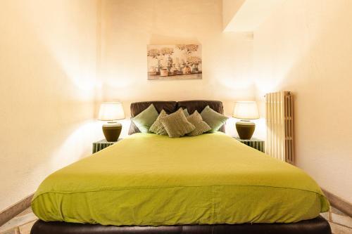 Campo dei Fiori Nest Apartment - Tap to explore photos