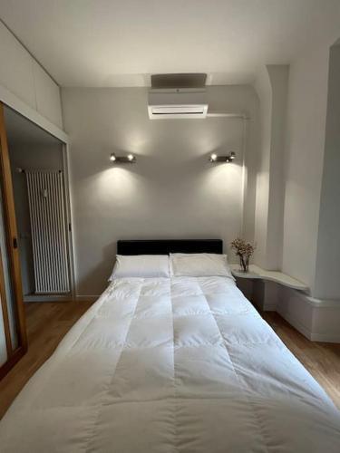 Cozy apartment- 100 meters from Vatican - Tap to explore photos