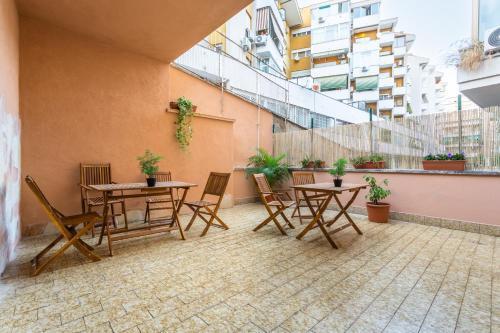 Ethnos Relais Vaticano - Tap to explore photos