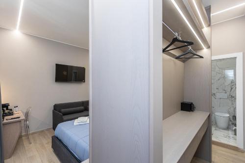 IRON Luxury Rooms - Tap to explore photos