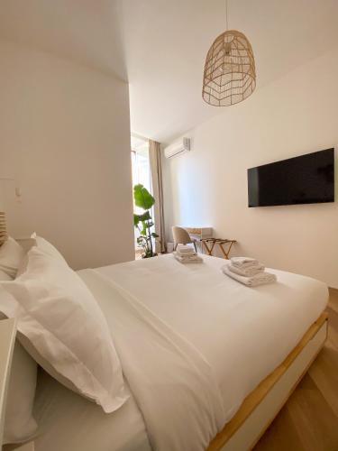 Boho Suites - Rome Colosseum - Tap to explore photos