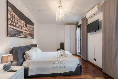 Apartment by The Spanish Steps - Tap to explore photos