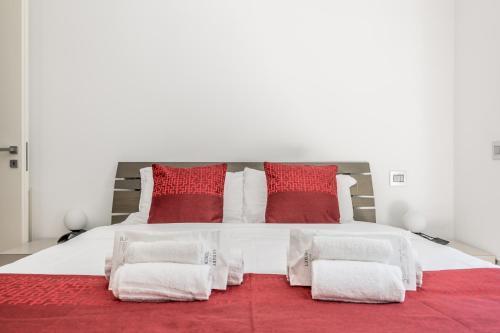 Casa Malupa Luxury Apts. Colosseum Monti - Tap to explore photos