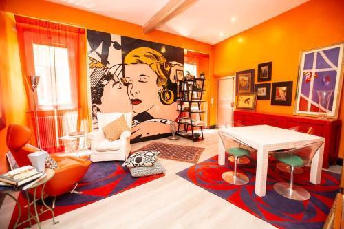 Art Apartment in Trastevere - Tap to explore photos