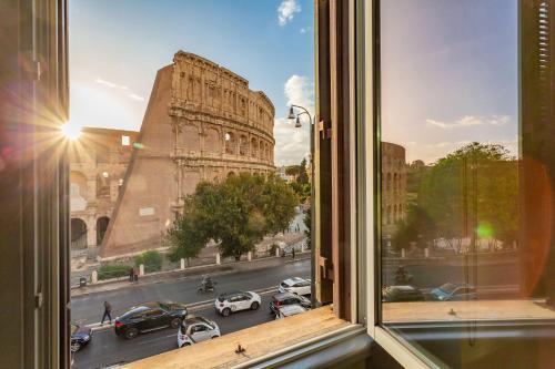 Iconic apartment with unique Colosseum view