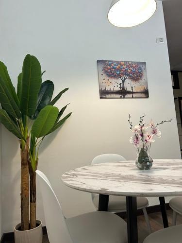 Candelor House - Apartment & Garden Trastevere Room Type - Deluxe Two-Bedroom Apartment with Garden View Candelor House - Apartment & Garden Trastevere Room Type - Deluxe Two-Bedroom Apartment with Garden View