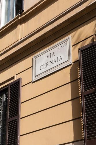 Embassy Suites Roma - Tap to explore photos