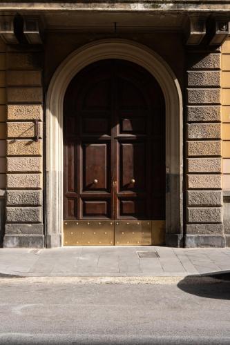 Embassy Suites Roma - Tap to explore photos