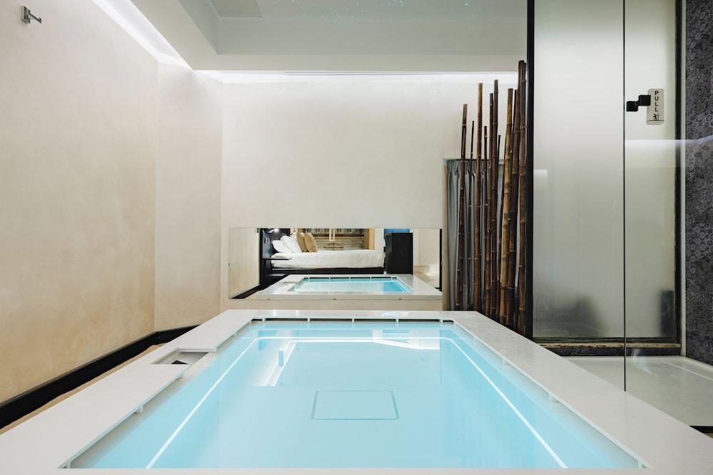 Dream Suite Trevi - Tap to explore photos