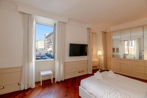 City Center Apartment - Pantheon - Tap to explore photos