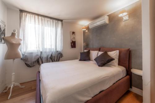 Cozy Penthouse with Terrace and Rome View