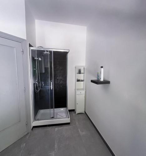 F&F Apartment - San Pietro - Vaticano - Tap to explore photos